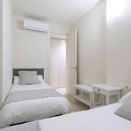 Bravissimo Cort Reial-1a Апартаменты *