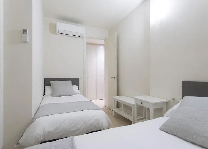 Bravissimo Cort Reial-1a Апартаменты *